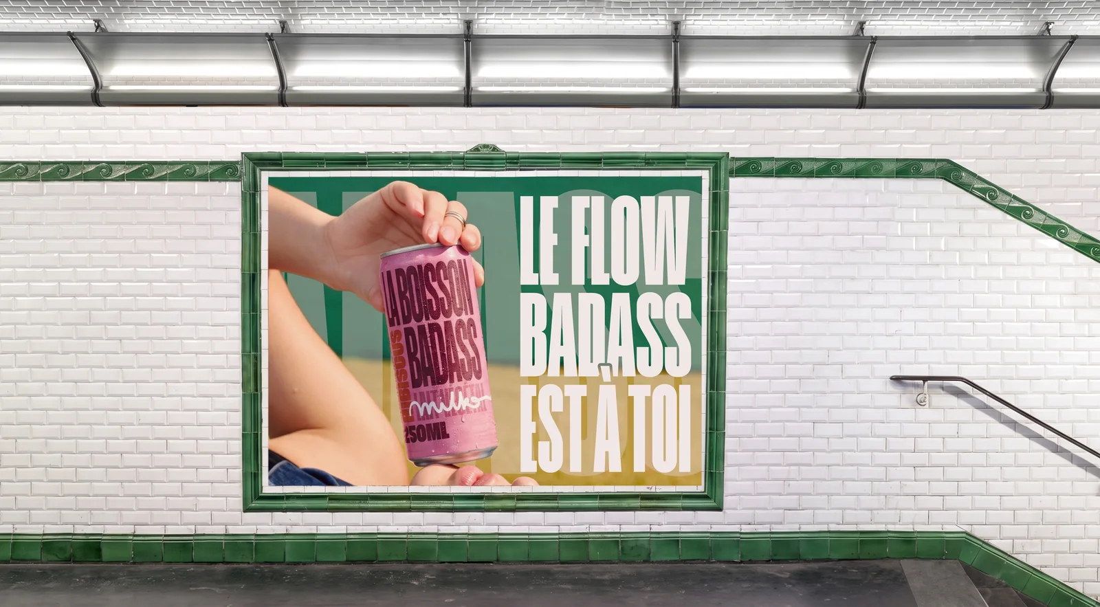 Affiche 4x3 Milko dans le métro parisien, version terrain